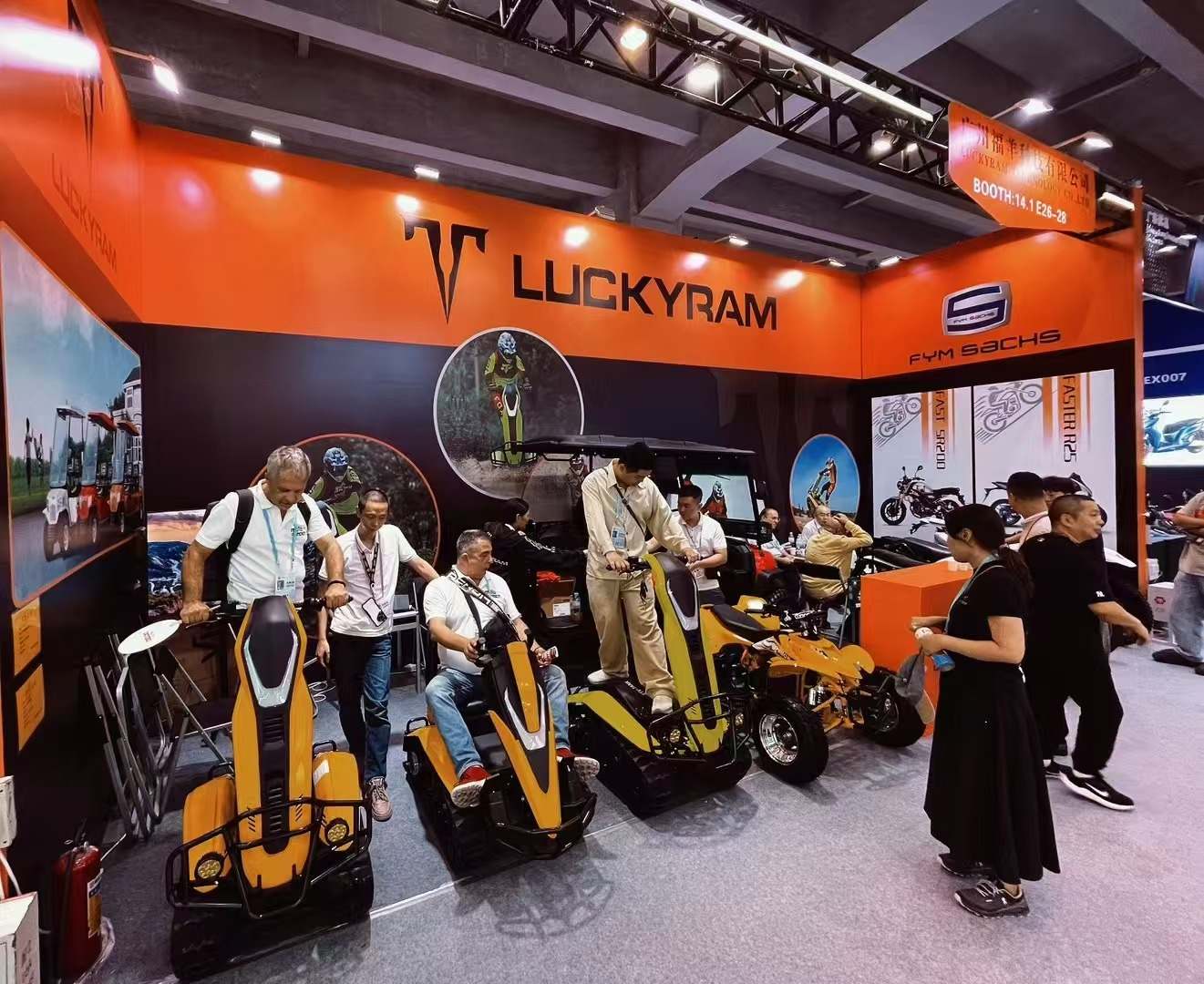 Luckyram ATV menangkap mata pembeli asing di Fair Canton ke -136