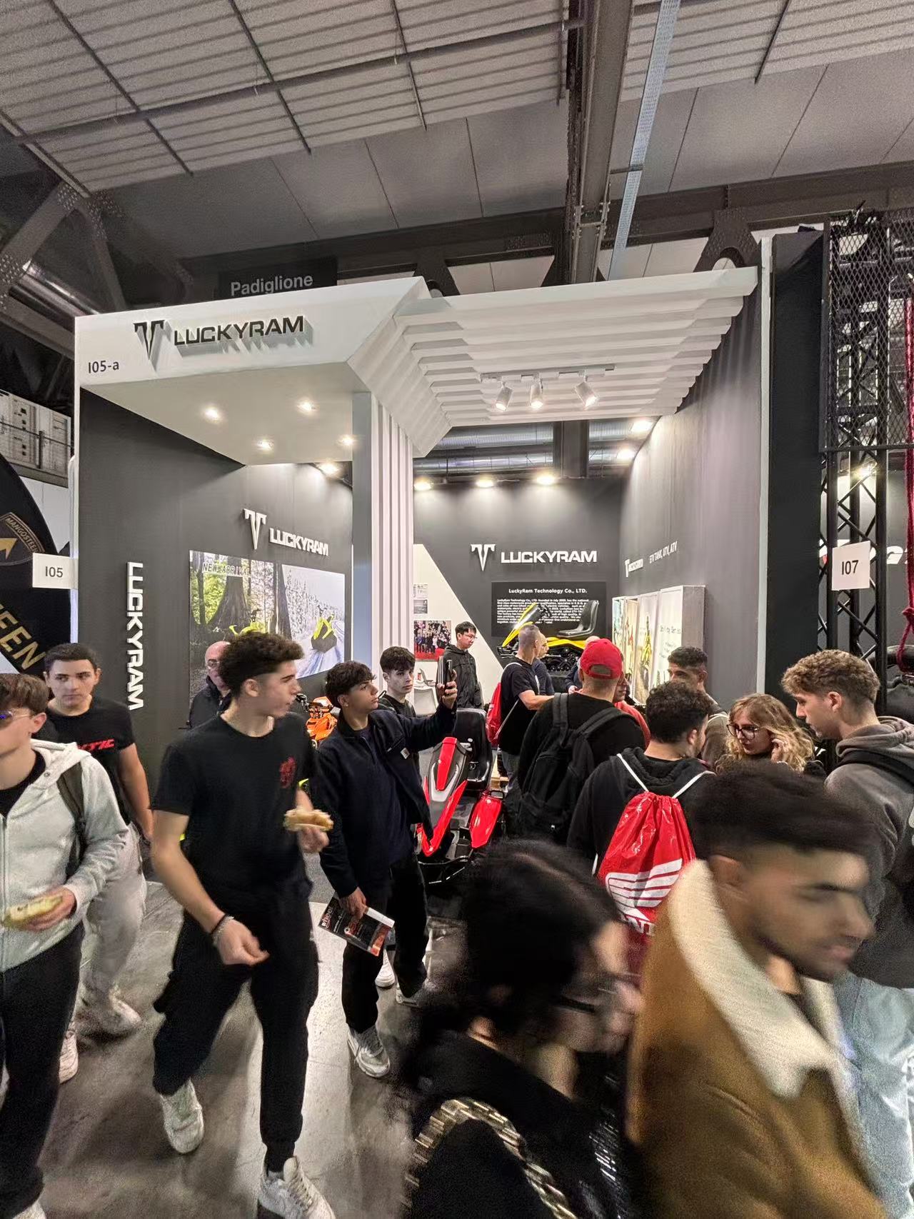 Tank ETV bersinar di EICMA 2024