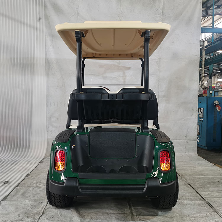 Kereta golf 4 tempat duduk dengan bateri litium 48V.